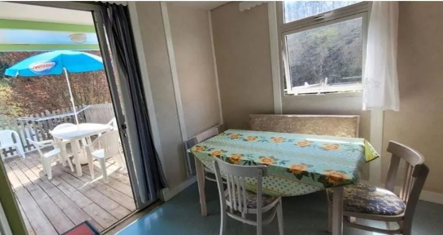 Chalet Dans Camping Avec Piscine Chazelles-sur-Lyon 0*,