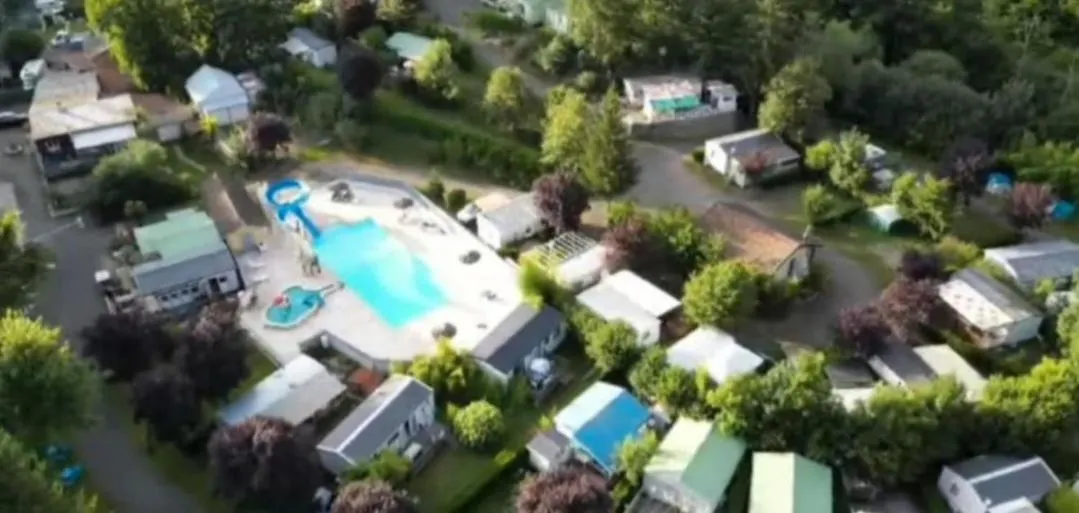 Chalet Dans Camping Avec Piscine Chazelles-sur-Lyon